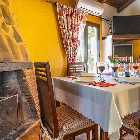 Amazing Cottage In Algatocin With Kitchen Buitenkant foto
