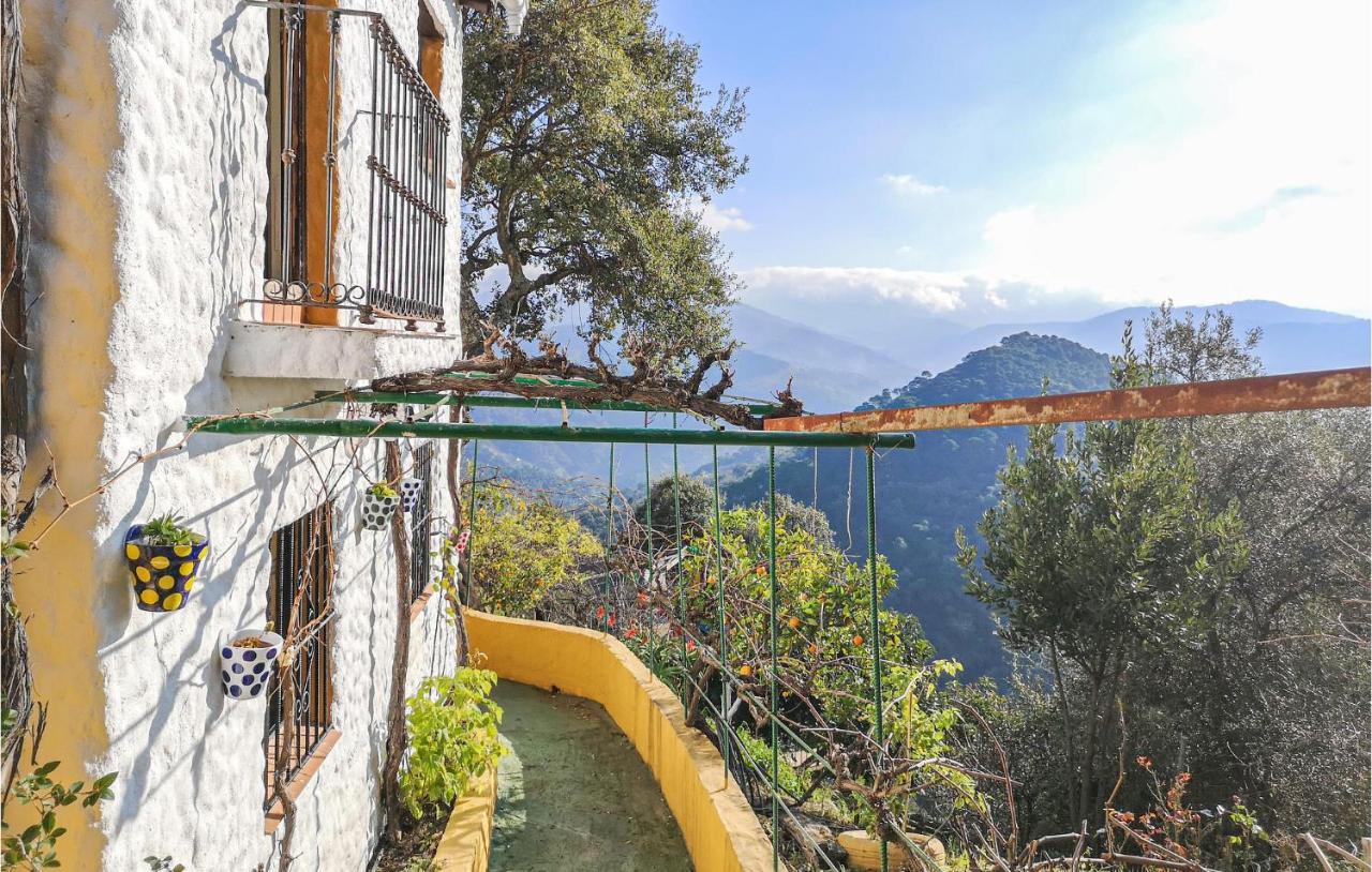 Amazing Cottage In Algatocin With Kitchen Buitenkant foto