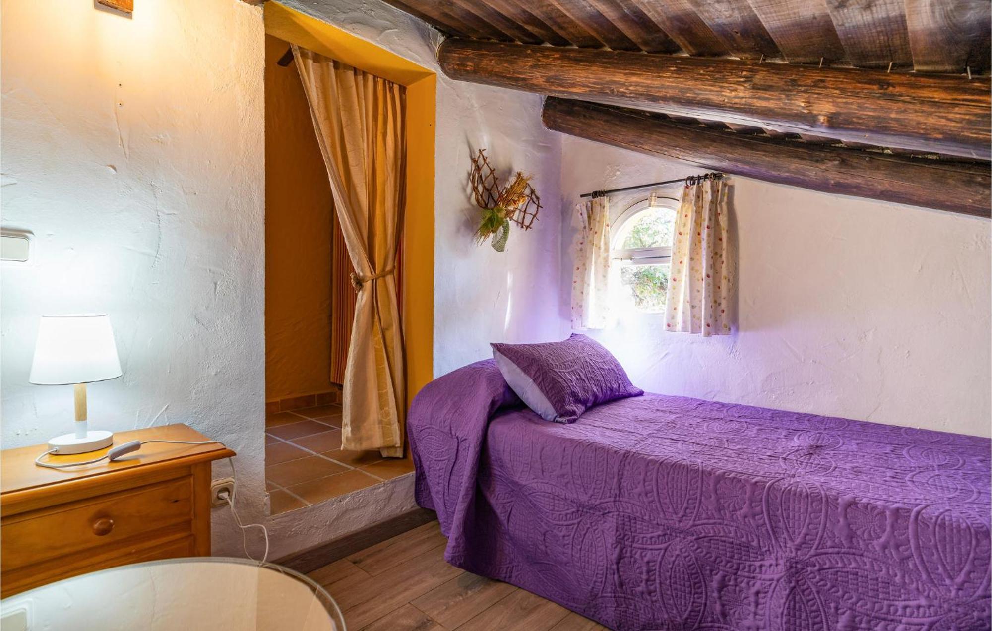 Amazing Cottage In Algatocin With Kitchen Buitenkant foto