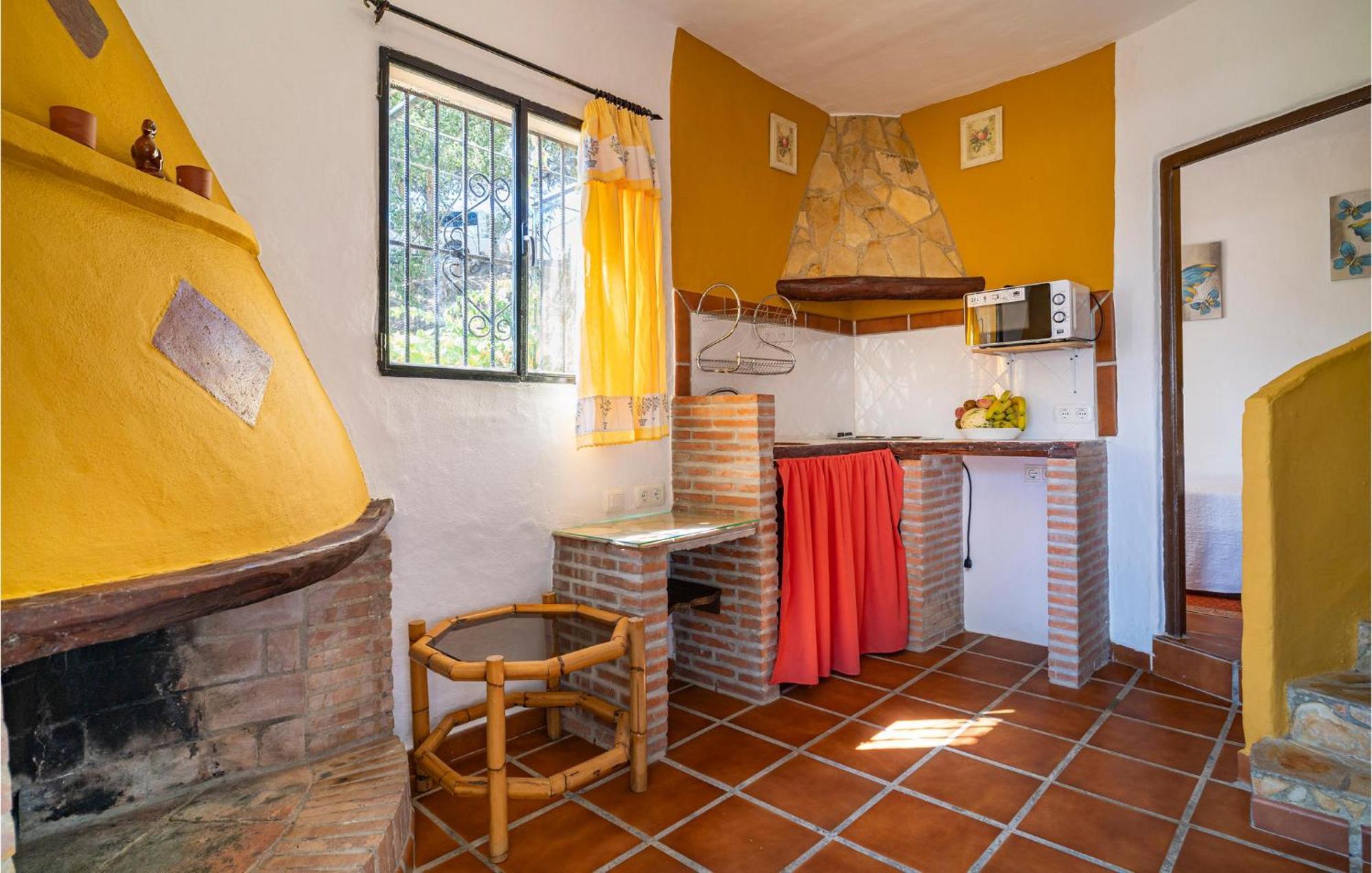 Amazing Cottage In Algatocin With Kitchen Buitenkant foto