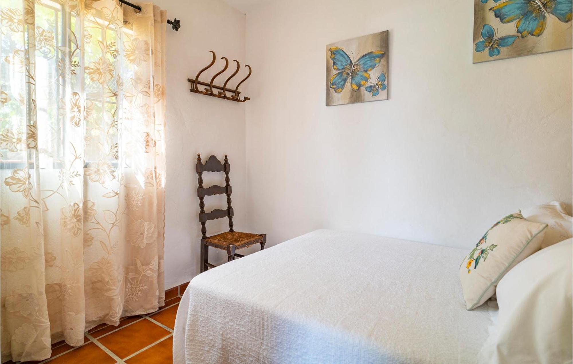 Amazing Cottage In Algatocin With Kitchen Buitenkant foto