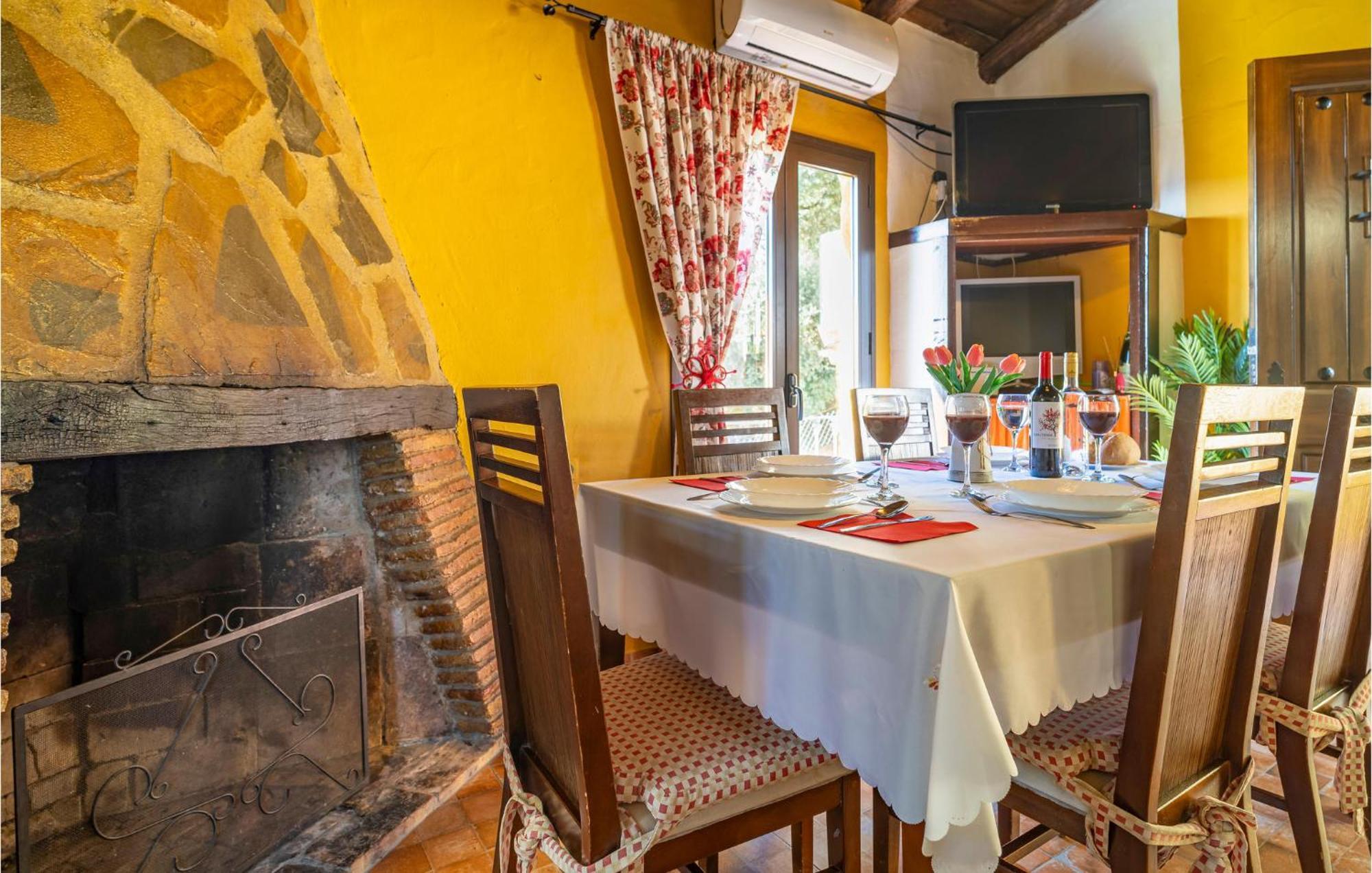 Amazing Cottage In Algatocin With Kitchen Buitenkant foto