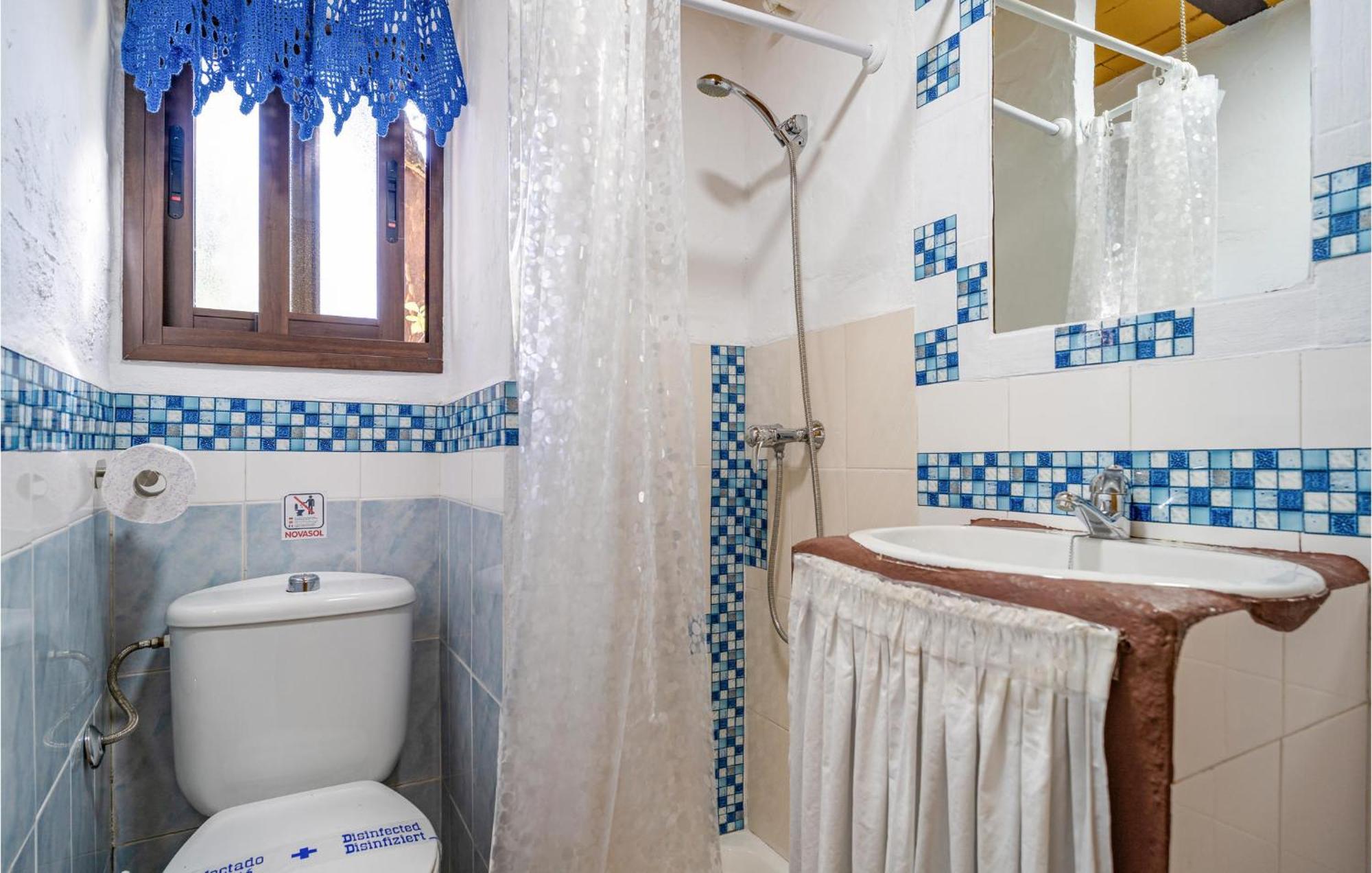 Amazing Cottage In Algatocin With Kitchen Buitenkant foto