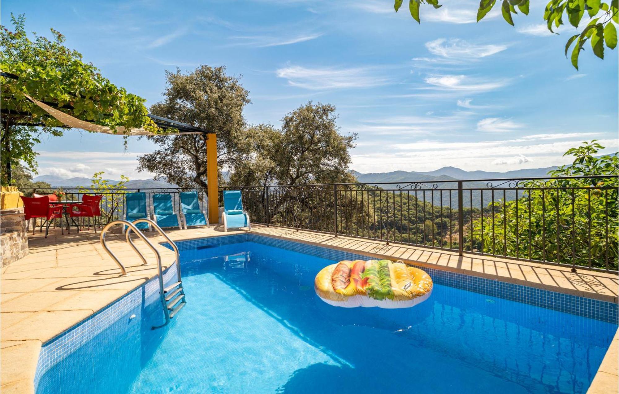 Amazing Cottage In Algatocin With Kitchen Buitenkant foto